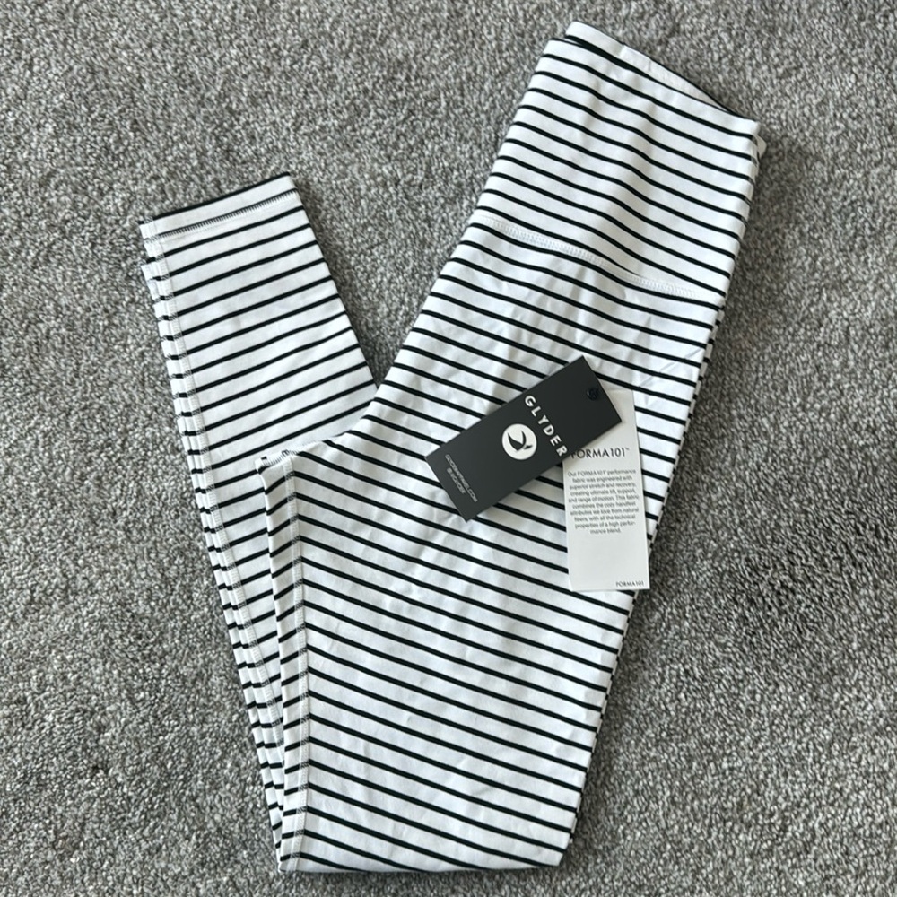 Glider leggings black and white new size medium